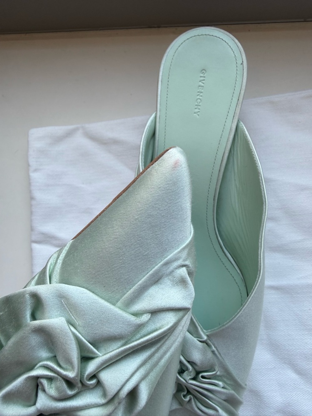 Brand New Givenchy Mint Green Satin Knotted Pointed Mules - Picture 5 of 7
